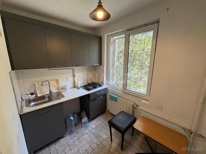 Продаётся 2-комн. вторичка 42 м², м. Элмляр Академиясы, photo 5 from 12