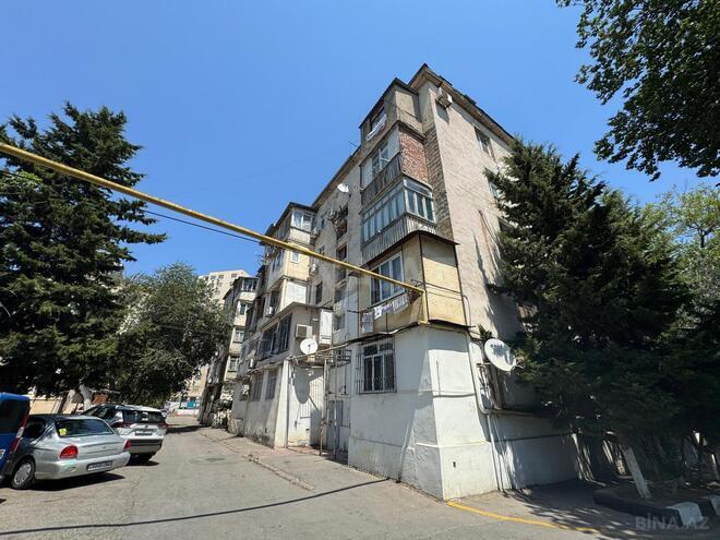 Продаётся 2-комн. вторичка 42 м², м. Элмляр Академиясы, photo 1 from 12