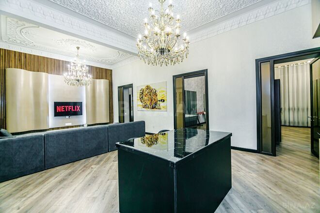 İcarəyə verilir 7 otaqlı köhnə tikili 250 m², 28 May m., photo 30 from 31