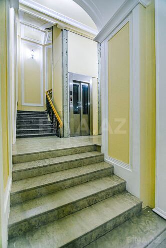 İcarəyə verilir 7 otaqlı köhnə tikili 250 m², 28 May m., photo 25 from 31