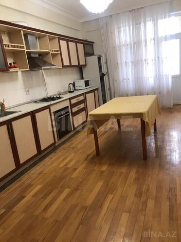Сдаётся 3-комн. новостройка 150 м², м. Низами, photo 8 from 18
