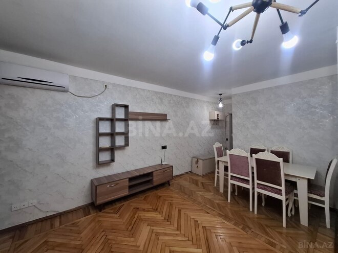 Продаётся 2-комн. вторичка 40 м², м. Иншаатчылар, photo 4 from 14