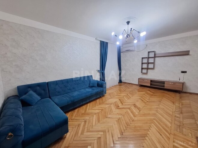 Продаётся 2-комн. вторичка 40 м², м. Иншаатчылар, photo 3 from 14
