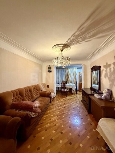 Продаётся 3-комн. вторичка 80 м², м. Иншаатчылар, photo 1 from 17