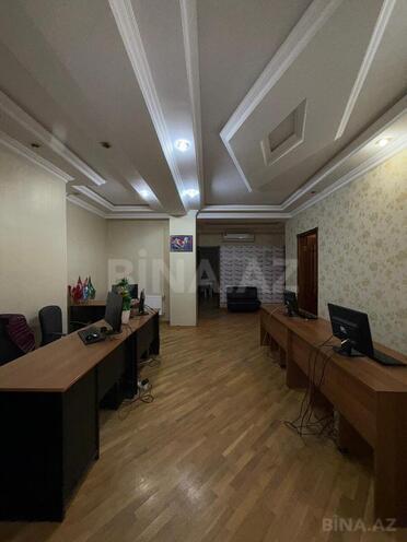 Продаётся 3-комн. офис 137 м², м. Иншаатчылар, photo 3 from 12