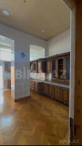 Satılır 4 otaqlı köhnə tikili 180 m², Səbail r., photo 9 from 20