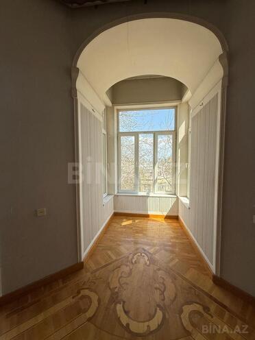 Satılır 4 otaqlı köhnə tikili 180 m², Səbail r., photo 14 from 20