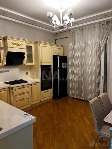 Сдаётся 3-комн. новостройка 140 м², м. Низами, photo 3 from 9