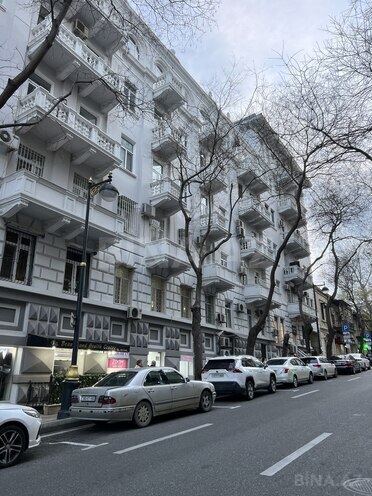 Сдаётся 2-комн. вторичка 50 м², м. Ичеришехер, photo 1 from 18