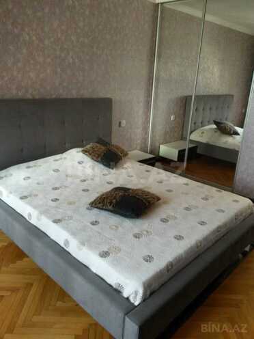 Satılır 2 otaqlı köhnə tikili 65 m², Nəsimi r., photo 8 from 15