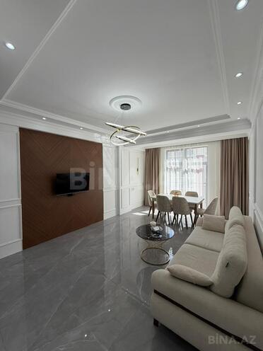 Сдаётся 2-комн. новостройка 80 м², м. 28 мая, photo 1 from 16