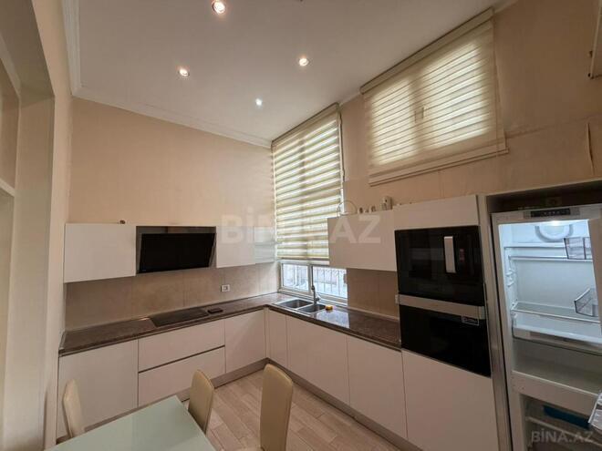 Satılır 4 otaqlı köhnə tikili 170 m², Sahil m., photo 10 from 19