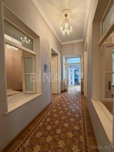 Satılır 4 otaqlı köhnə tikili 170 m², Sahil m., photo 15 from 19