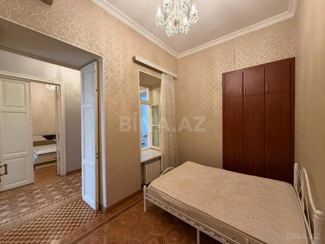 Satılır 4 otaqlı köhnə tikili 170 m², Sahil m., photo 8 from 19