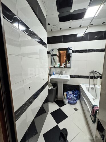 Satılır 3 otaqlı köhnə tikili 84 m², Qara Qarayev m., photo 13 from 16