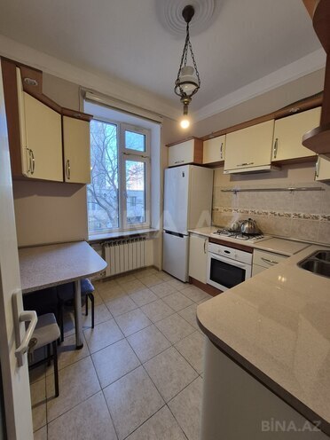 İcarəyə verilir 3 otaqlı köhnə tikili 110 m², 28 May m., photo 13 from 28