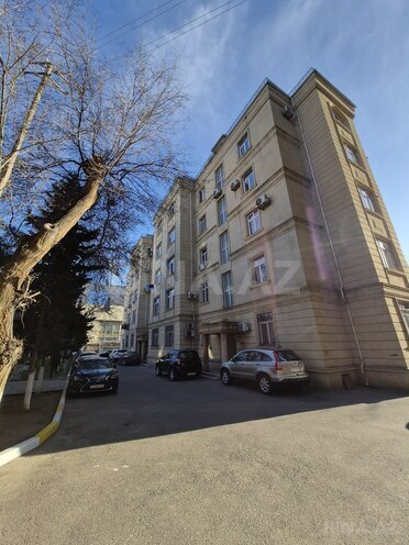 İcarəyə verilir 3 otaqlı köhnə tikili 110 m², 28 May m., photo 27 from 28