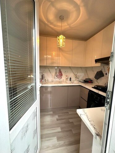Satılır 2 otaqlı köhnə tikili 55 m², Yasamal r., photo 9 from 16