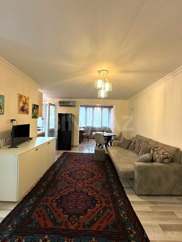 Satılır 2 otaqlı köhnə tikili 55 m², Yasamal r., photo 1 from 16