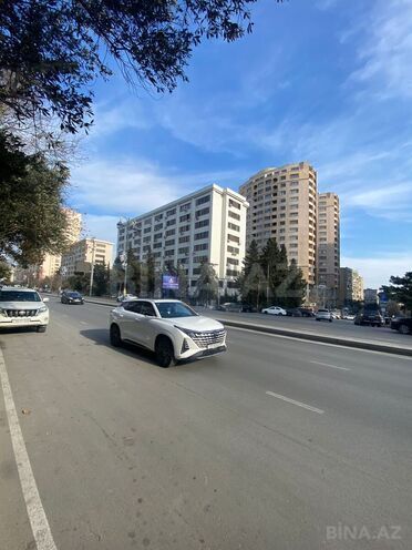 Продаётся 2-комн. вторичка 70 м², м. Иншаатчылар, photo 1 from 14