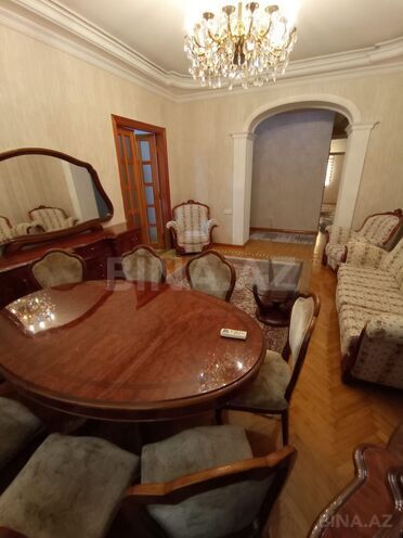 İcarəyə verilir 4 otaqlı köhnə tikili 100 m², Sahil m., photo 1 from 15