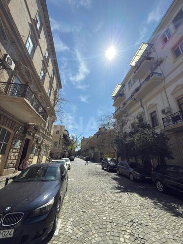 Продаётся 2-комн. вторичка 55 м², м. Сахил, photo 19 from 21