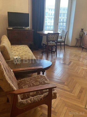 Сдаётся 2-комн. вторичка 65 м², м. Ичеришехер, photo 12 from 16