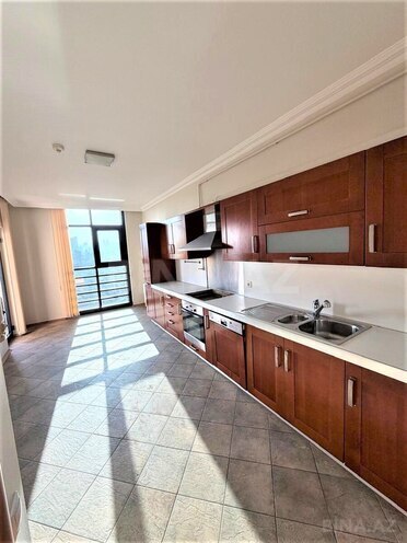 Продаётся 4-комн. новостройка 183 м², м. 28 мая, photo 12 from 24