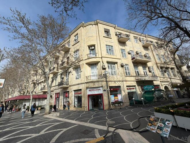 Сдаётся 3-комн. вторичка 110 м², м. Сахил, photo 1 from 17