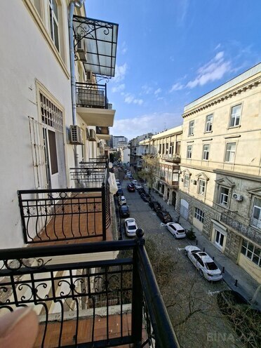 Продаётся 2-комн. вторичка 60 м², м. Сахил, photo 4 from 14