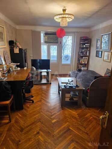 Продаётся 3-комн. вторичка 60 м², м. Элмляр Академиясы, photo 1 from 10
