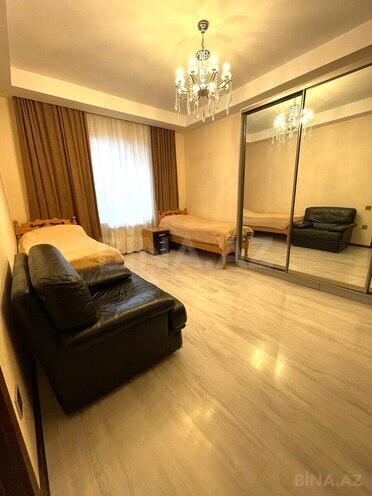 Satılır 10 otaqlı həyət evi/bağ evi 310 m², İnşaatçılar m., photo 10 from 29