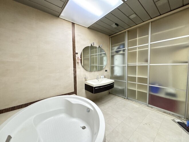 Сдаётся 3-комн. новостройка 170 м², м. Низами, photo 14 from 21