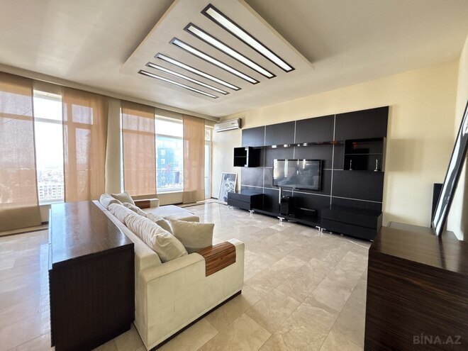 Сдаётся 3-комн. новостройка 170 м², м. Низами, photo 3 from 21