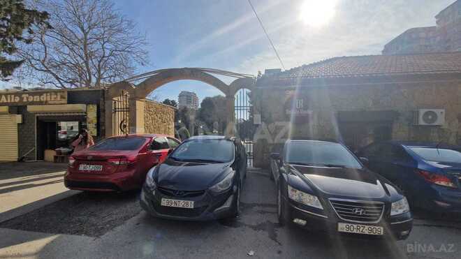 Продаётся 2-комн. вторичка 42 м², м. Низами, photo 13 from 23