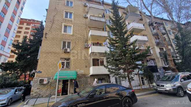 Продаётся 2-комн. вторичка 42 м², м. Низами, photo 1 from 23