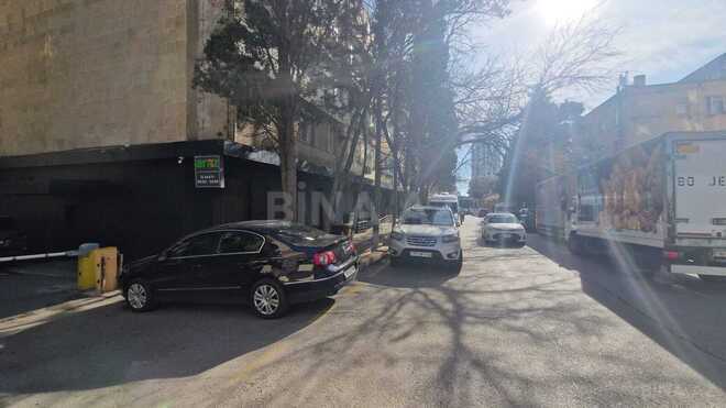 Продаётся 2-комн. вторичка 42 м², м. Низами, photo 19 from 23