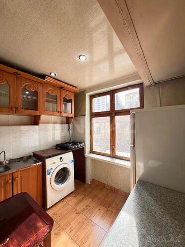 Продаётся 2-комн. вторичка 40 м², м. Элмляр Академиясы, photo 11 from 12