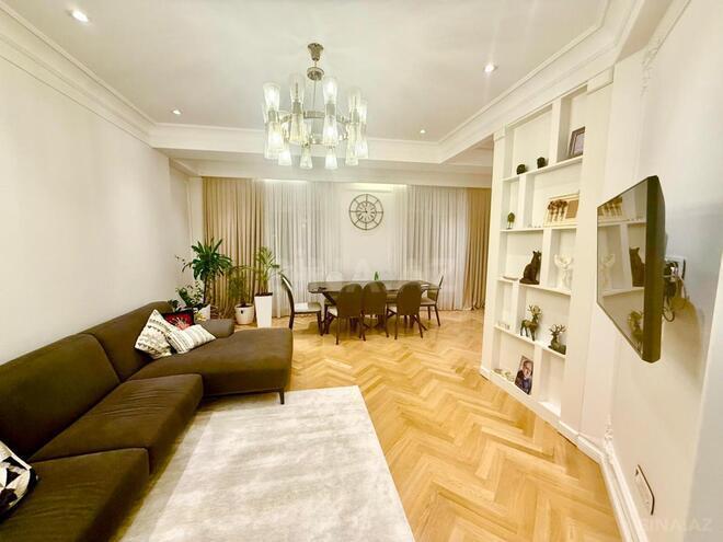 Продаётся 3-комн. новостройка 150 м², м. Кара Караев, photo 4 from 32
