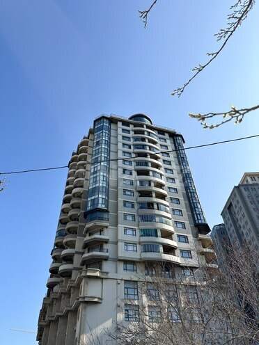 Продаётся 3-комн. новостройка 160 м², м. Низами, photo 1 from 28