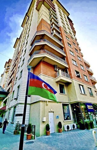 Сдаётся 2-комн. новостройка 70 м², м. Кара Караев, photo 1 from 21