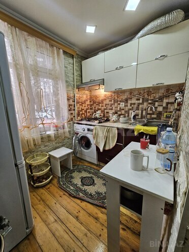 Satılır 3 otaqlı köhnə tikili 90 m², İnşaatçılar m., photo 8 from 14