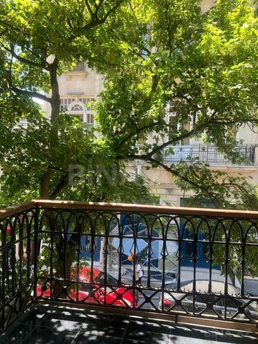 Продаётся 3-комн. вторичка 110 м², м. Сахил, photo 3 from 11