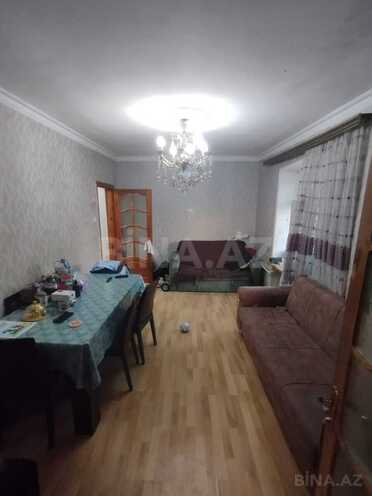 Satılır 2 otaqlı köhnə tikili 45 m², Qara Qarayev m., photo 1 from 16