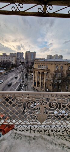 Satılır 3 otaqlı köhnə tikili 65 m², Nizami m., photo 1 from 23