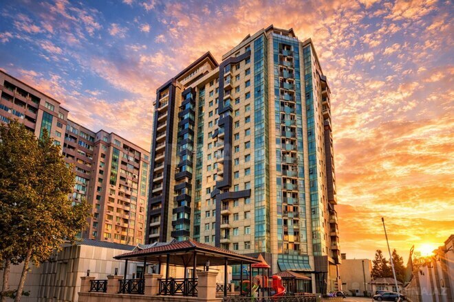 Продаётся 3-комн. новостройка 135 м², м. Гянджлик, photo 1 from 10
