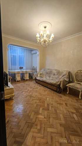 Satılır 2 otaqlı köhnə tikili 55 m², 20 Yanvar m., photo 1 from 16