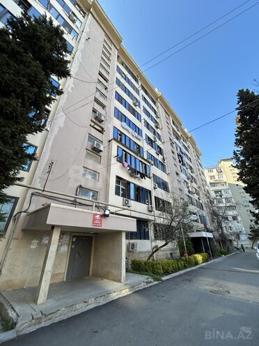 Satılır 2 otaqlı köhnə tikili 65 m², Azadlıq Prospekti m., photo 1 from 27