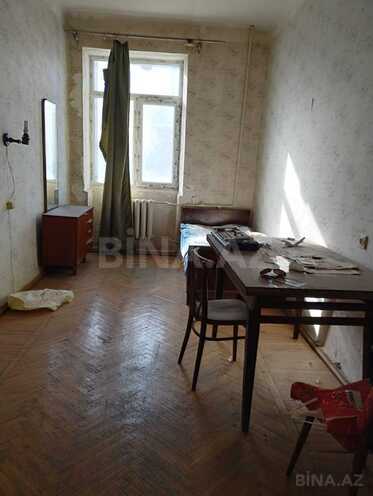 Satılır 2 otaqlı köhnə tikili 65 m², 28 May m., photo 1 from 12