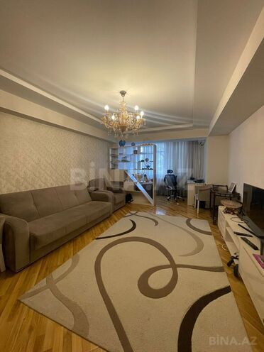 Продаётся 2-комн. вторичка 80 м², м. Элмляр Академиясы, photo 5 from 15